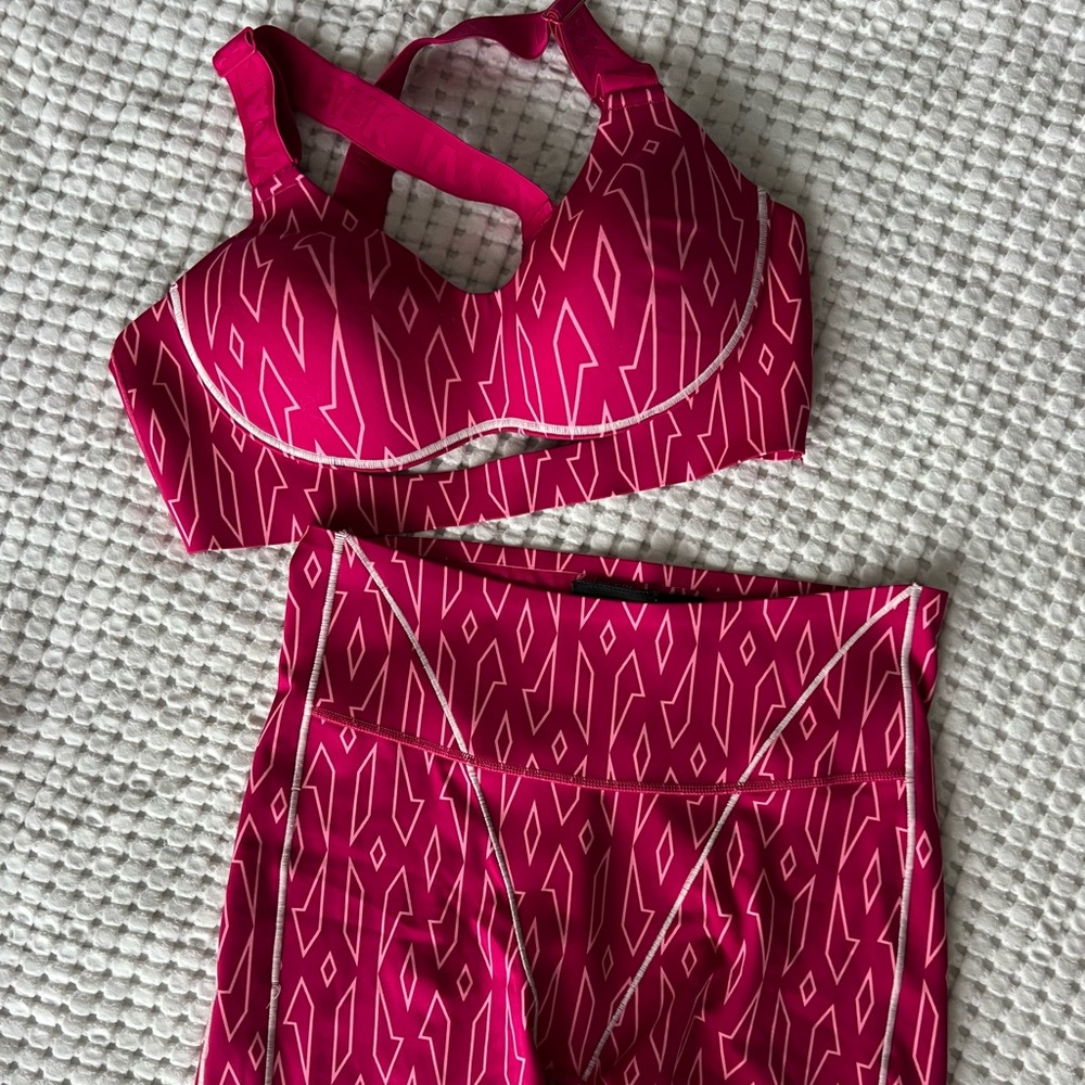 IVY PARK x Adidas Set - Picture 5 of 6